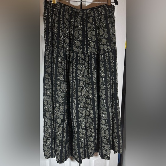 THE GREAT. Black and Cream Floral Maxi Skirt - Picture 7 of 13